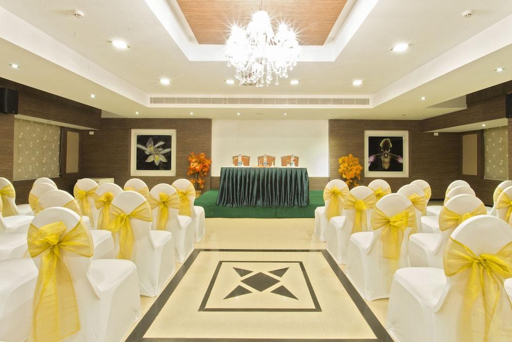 ולאנגני Clinton Park Inn מראה חיצוני תמונה