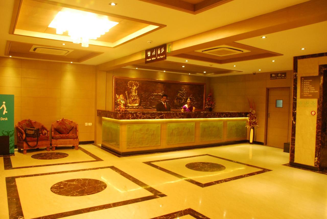 ולאנגני Clinton Park Inn מראה חיצוני תמונה