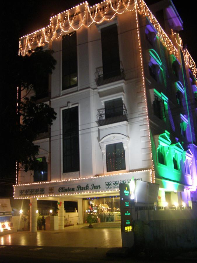 ולאנגני Clinton Park Inn מראה חיצוני תמונה